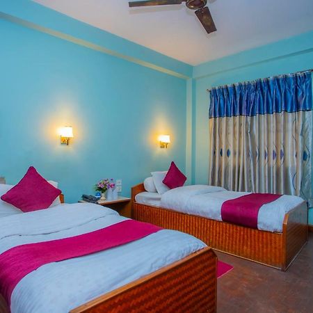 Spot On 445 New Hotel Natureland Pokhara Exterior foto