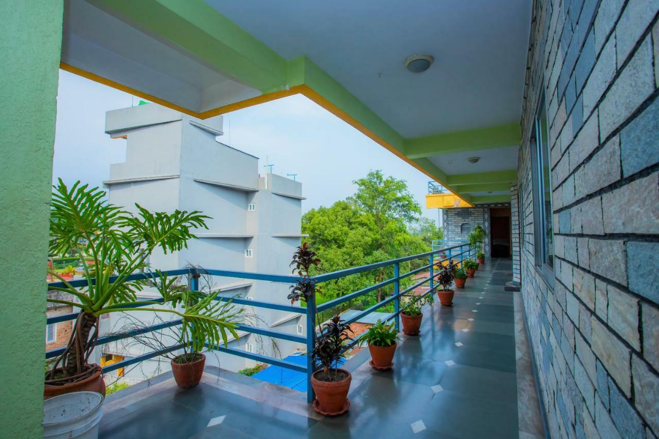 Spot On 445 New Hotel Natureland Pokhara Exterior foto