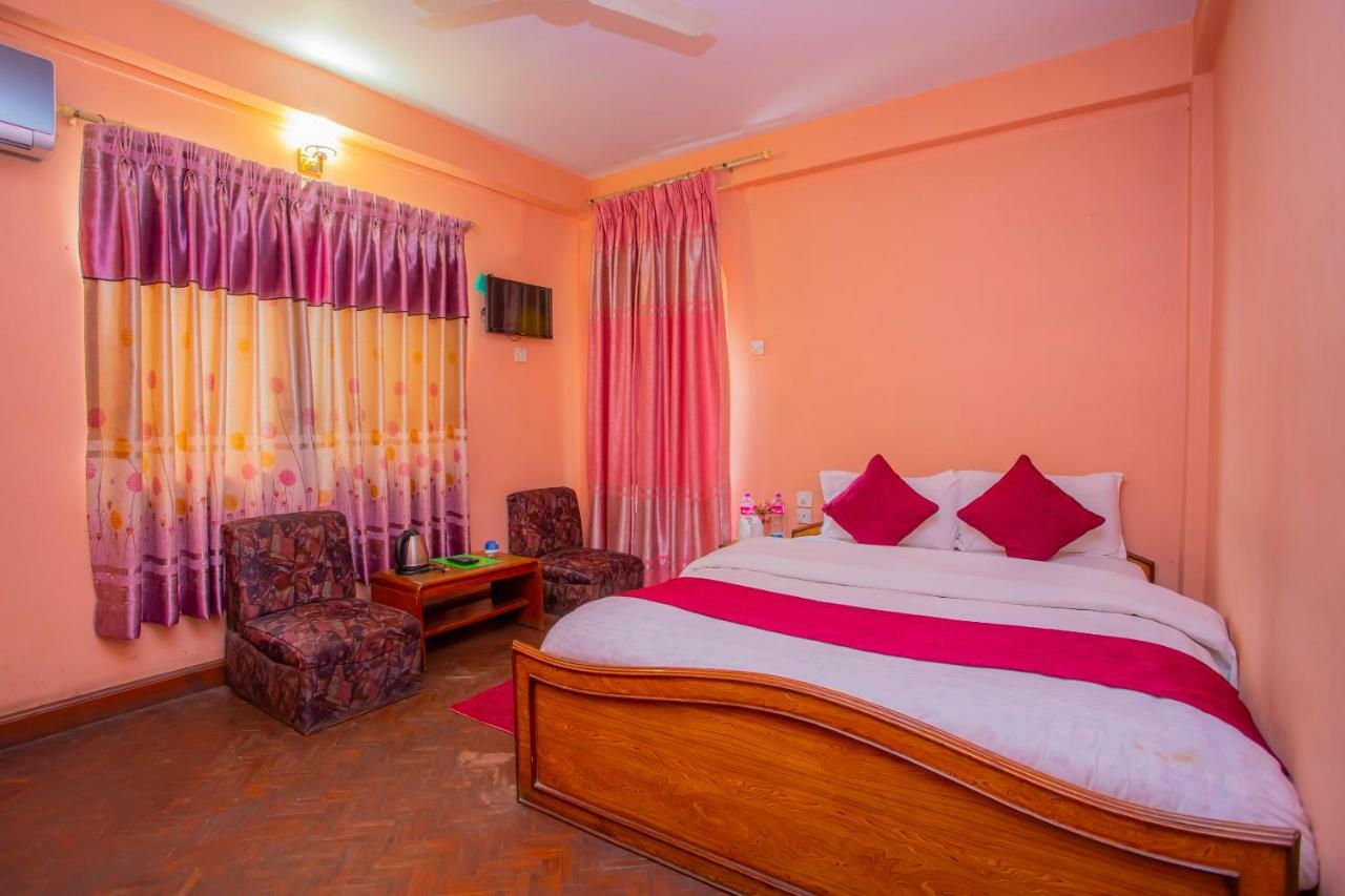 Spot On 445 New Hotel Natureland Pokhara Exterior foto