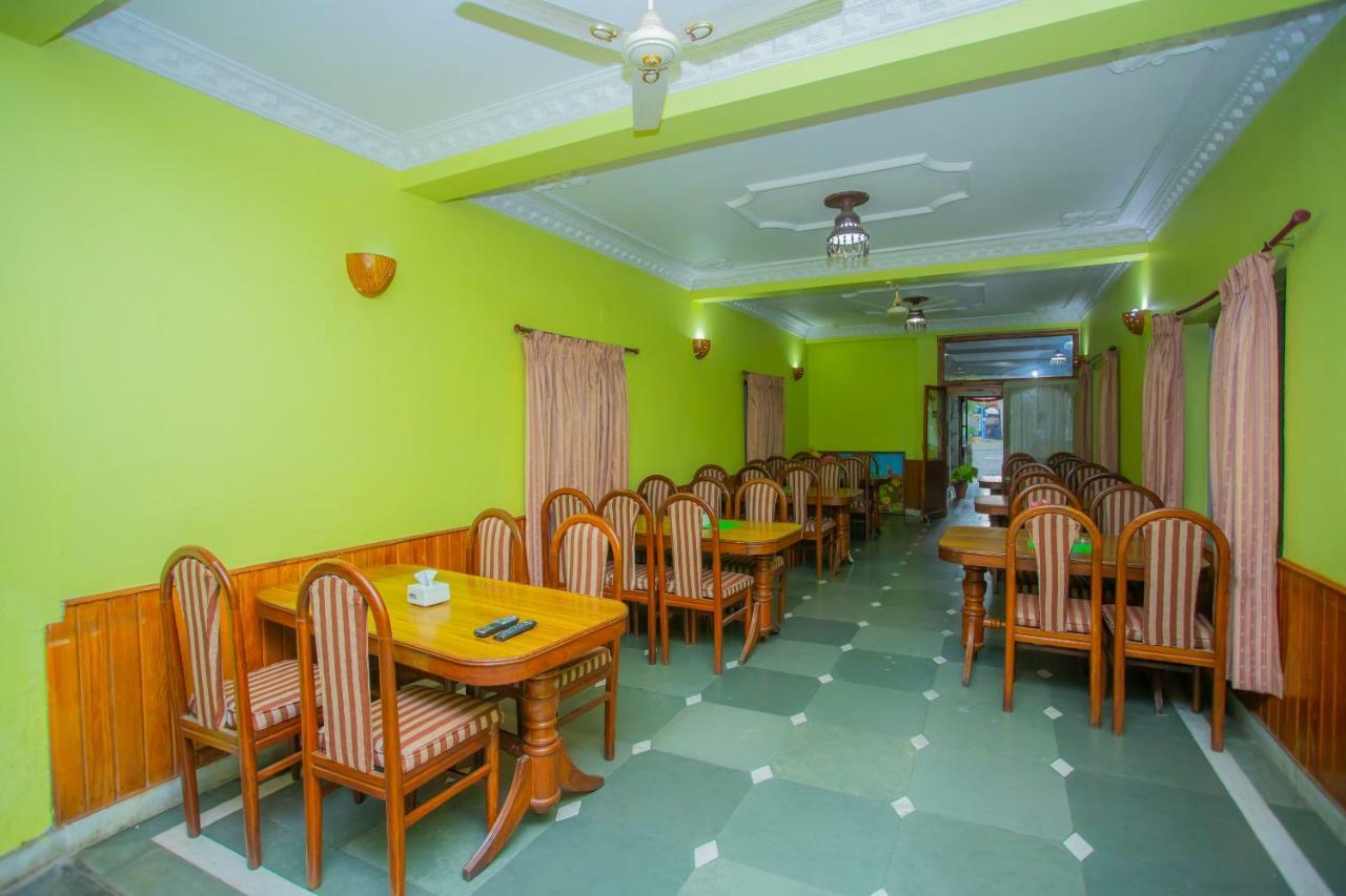 Spot On 445 New Hotel Natureland Pokhara Exterior foto