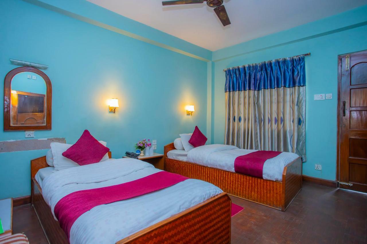 Spot On 445 New Hotel Natureland Pokhara Exterior foto