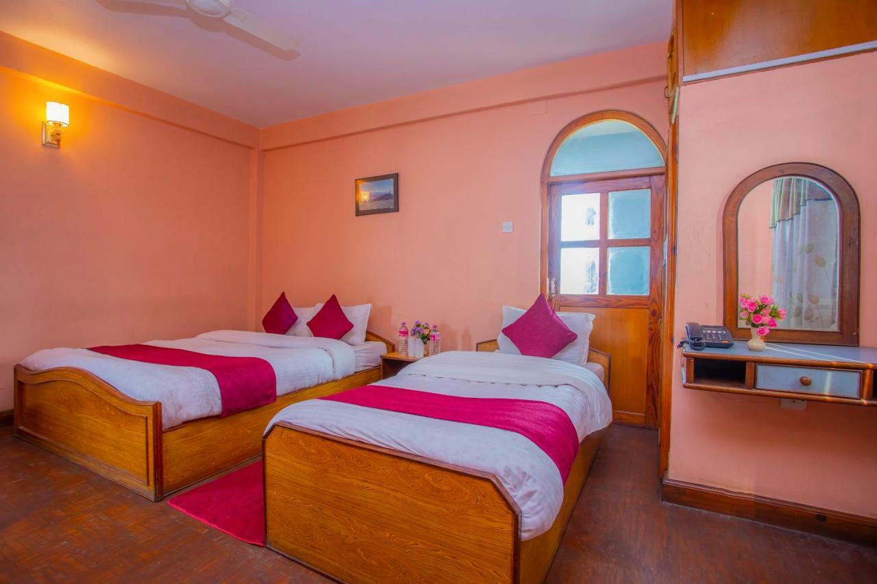 Spot On 445 New Hotel Natureland Pokhara Exterior foto